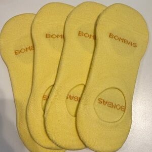 Bombas women’s medium NWT 4pk yellow no show socks